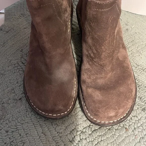 UGG Hartley Winter brown suede tall Boot wedge heel zip side Size 8 - Picture 11 of 11
